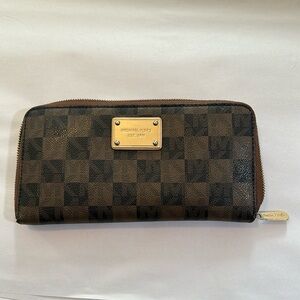 Michael Kors Large Zip Around Wallet